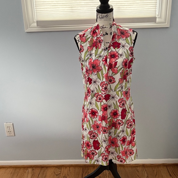 Tail Floral Sleeveless Golf Dress with Shorts - Picture 2 of 5